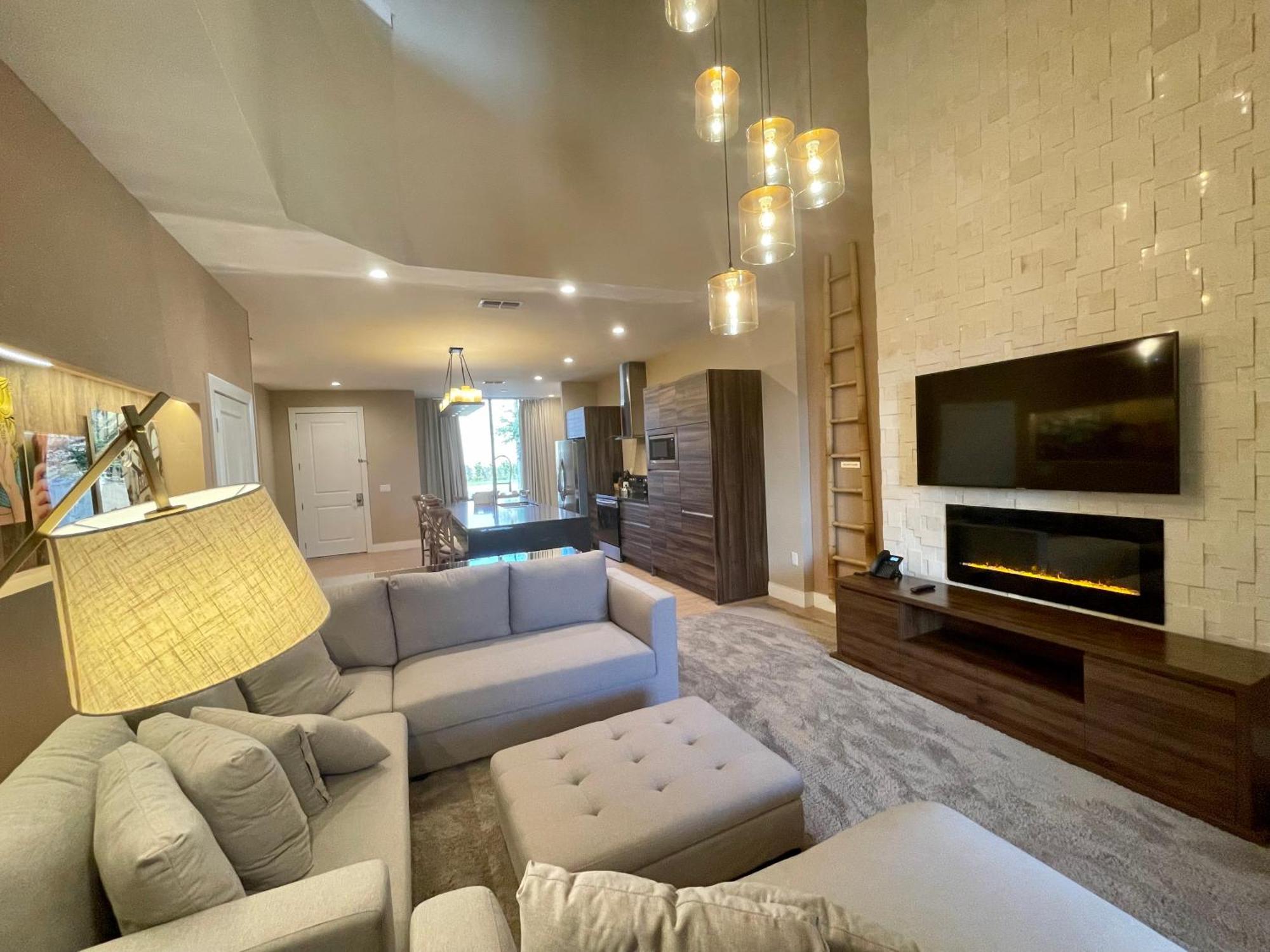 Luxury Home In Orlando With Private Hot Tub - 7 Min From Disney Parks - 3 Bedrooms And 4 Bathrooms! Exterior photo