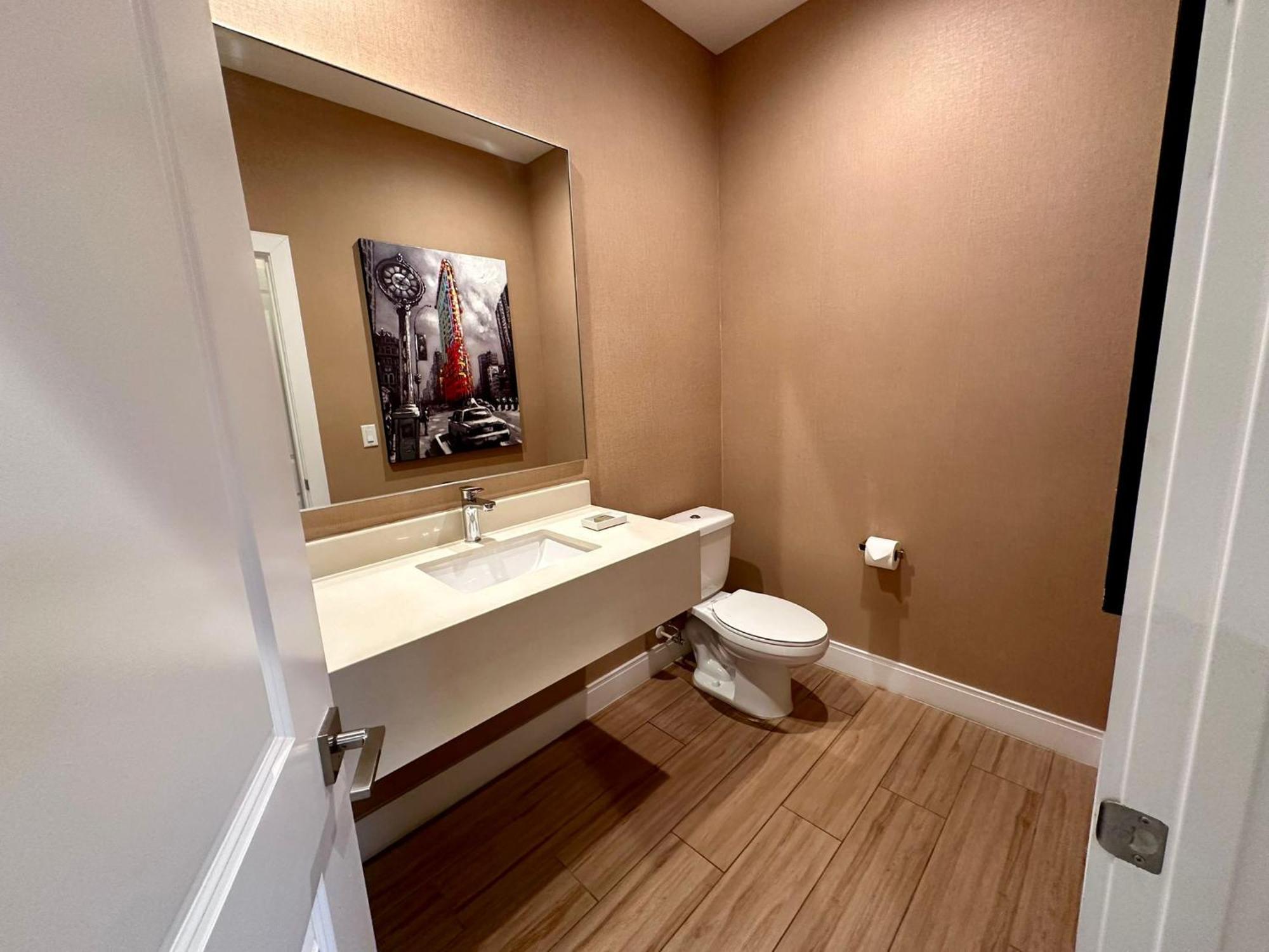 Luxury Home In Orlando With Private Hot Tub - 7 Min From Disney Parks - 3 Bedrooms And 4 Bathrooms! Exterior photo