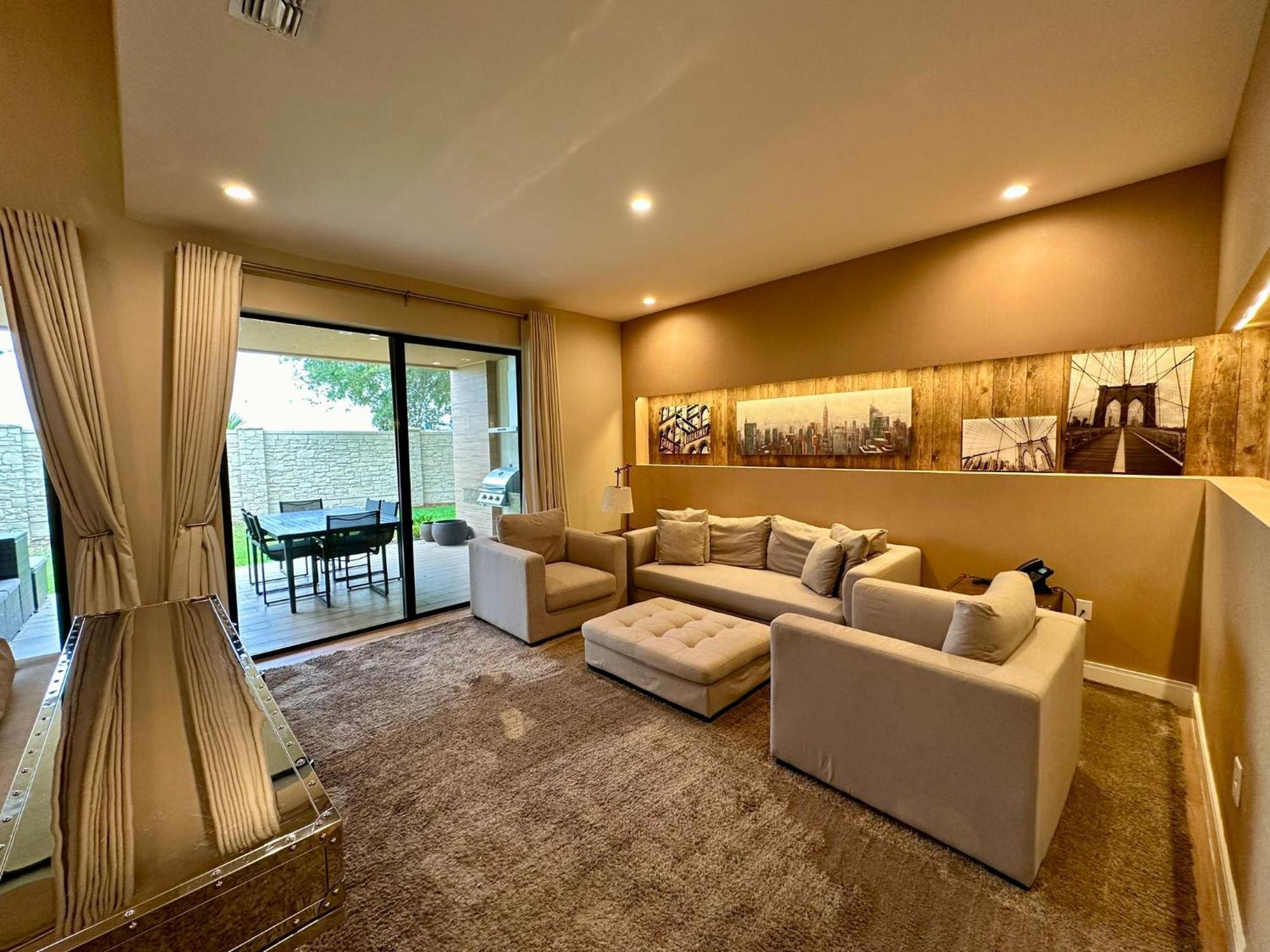 Luxury Home In Orlando With Private Hot Tub - 7 Min From Disney Parks - 3 Bedrooms And 4 Bathrooms! Exterior photo